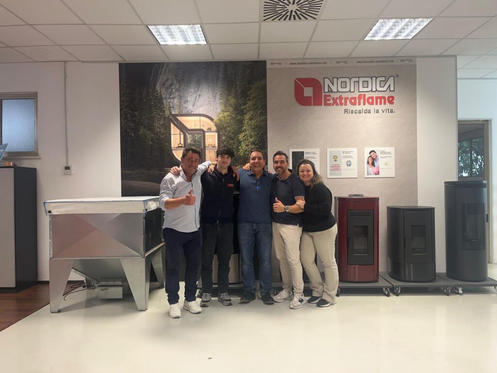 equipo climatias en curso de seguridad y mantenimiento en Nórdica Extraflame